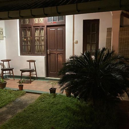 Reverie Hill Bungalow, Kandy Bagian luar foto