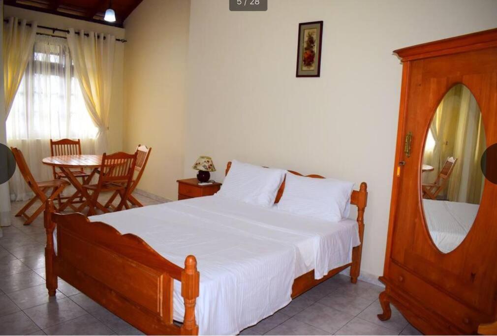 Reverie Hill Bungalow, Kandy Bagian luar foto